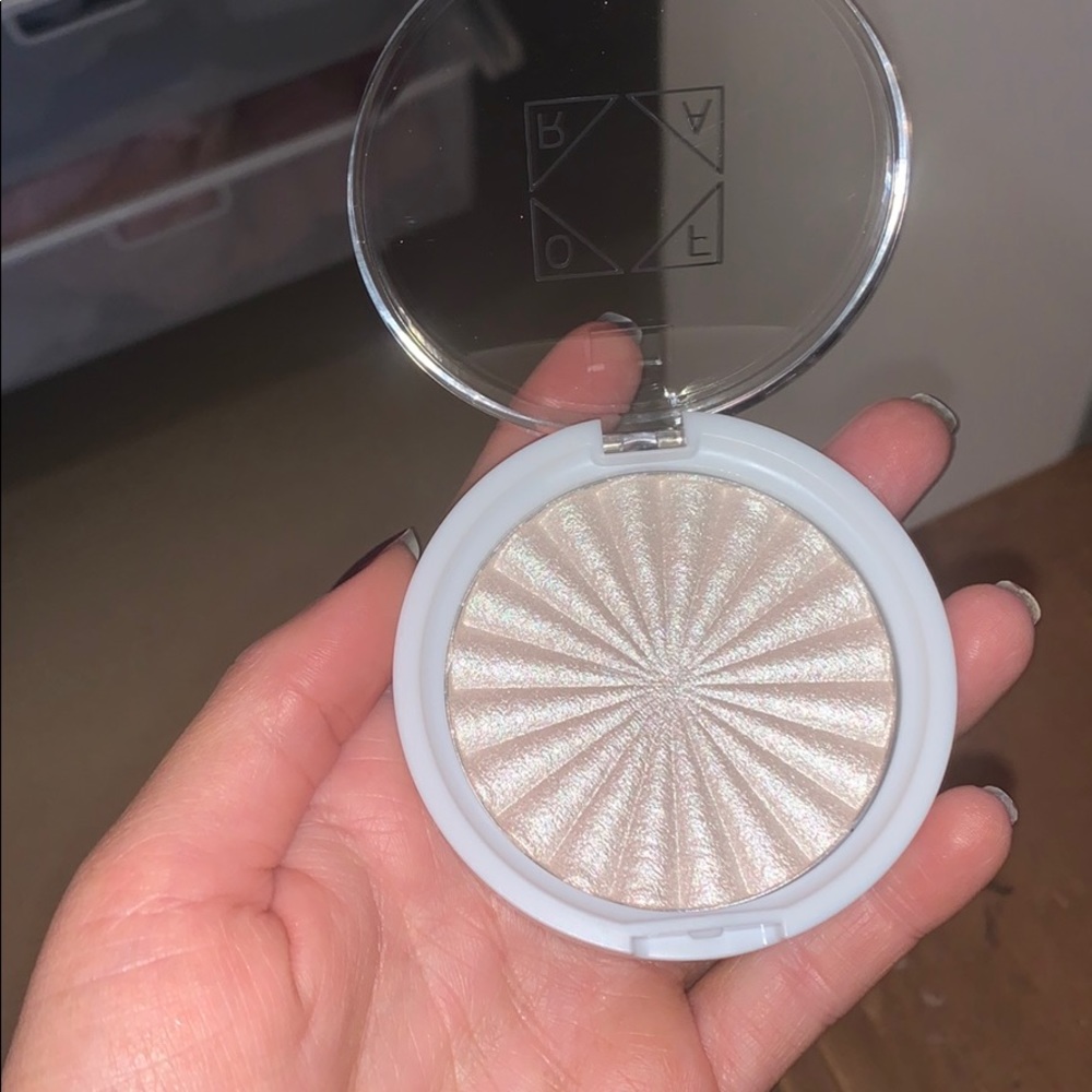 OFRA brand new highlighter
